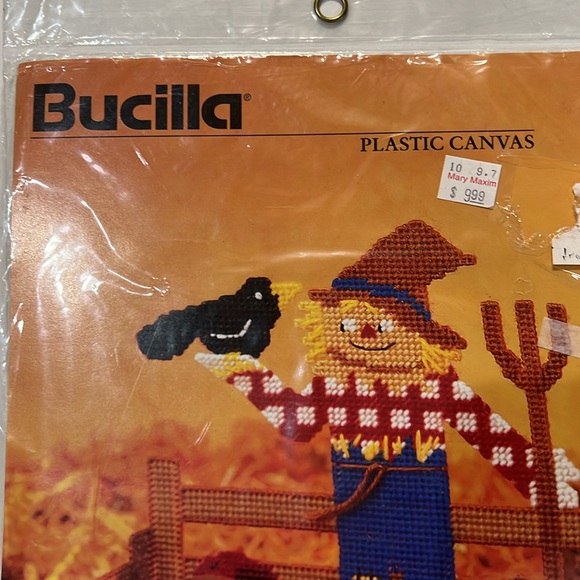 Vintage Bucilla Plastic Canvas Scarecrow Nut Dish - Picture 2 of 5